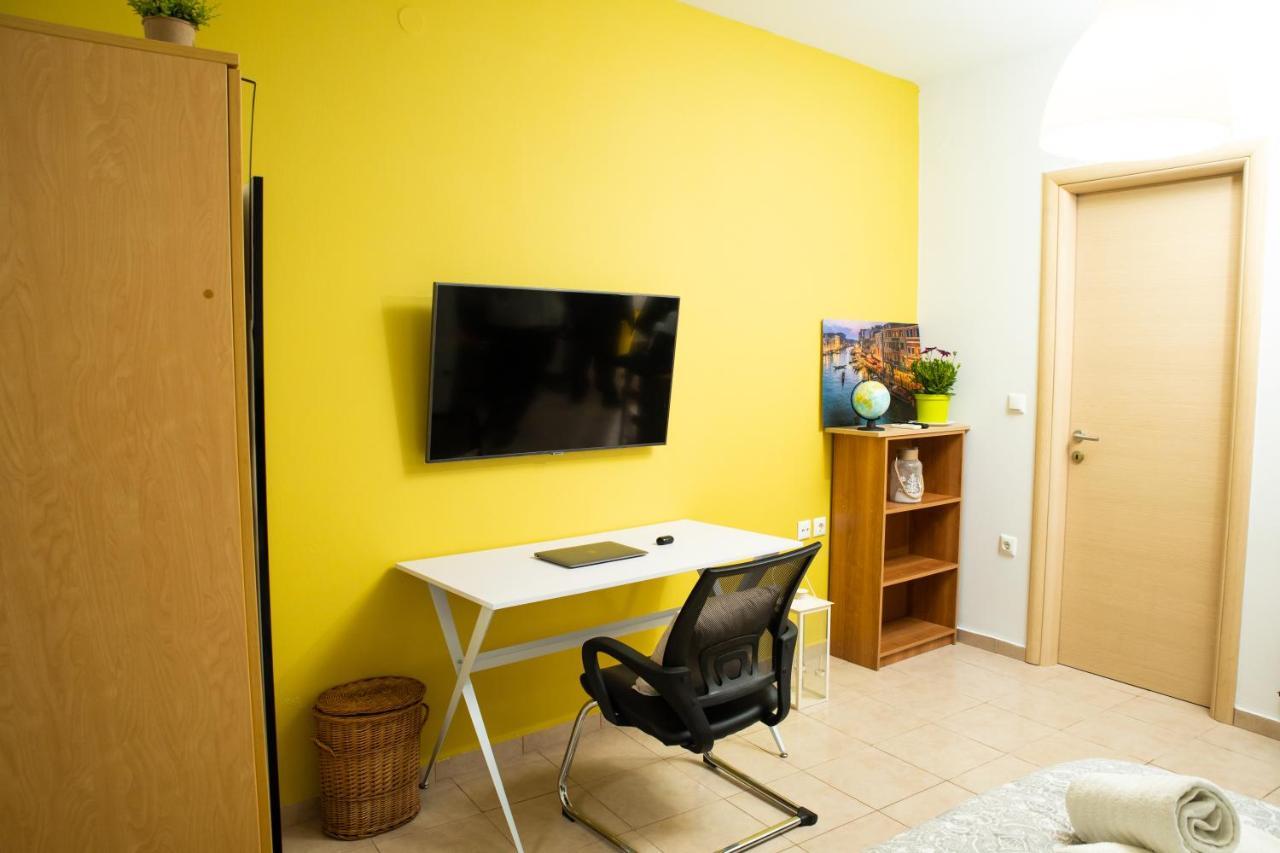Warm Studio Apartment In Heraklion Екстер'єр фото