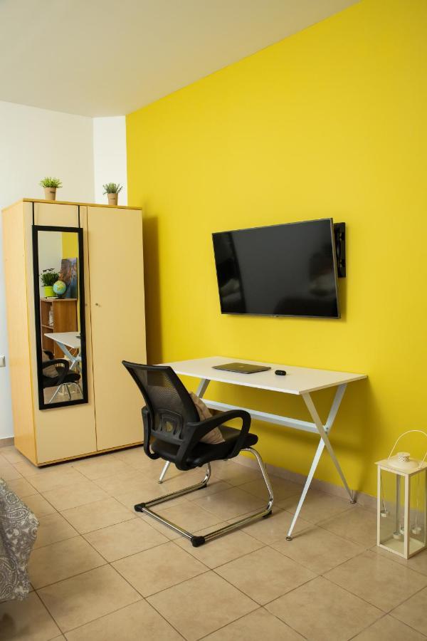 Warm Studio Apartment In Heraklion Екстер'єр фото