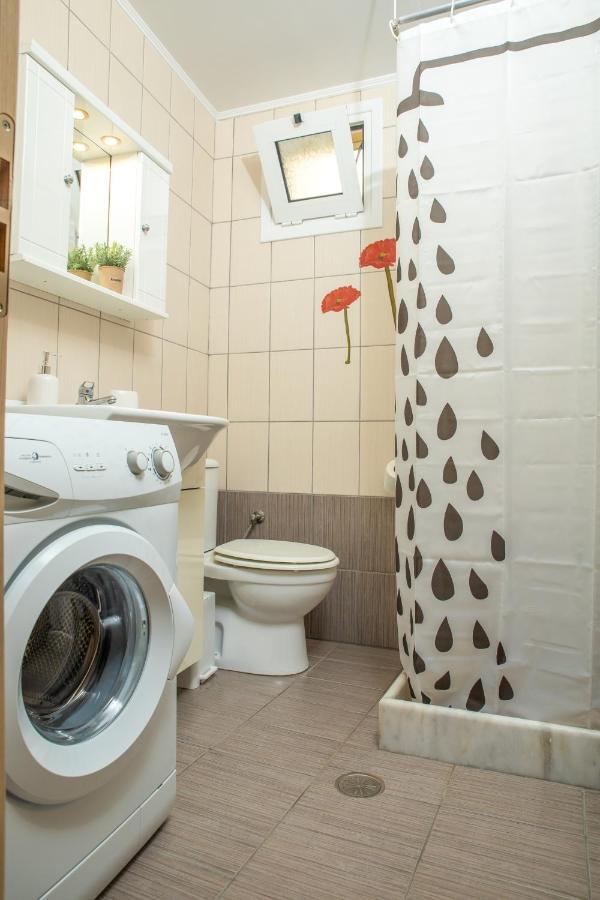 Warm Studio Apartment In Heraklion Екстер'єр фото