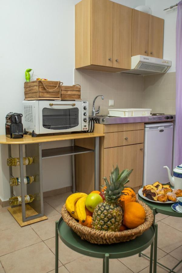 Warm Studio Apartment In Heraklion Екстер'єр фото